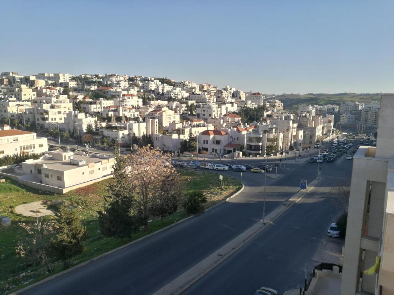 Dair Ghbar Gate Apartments Amman Esterno foto