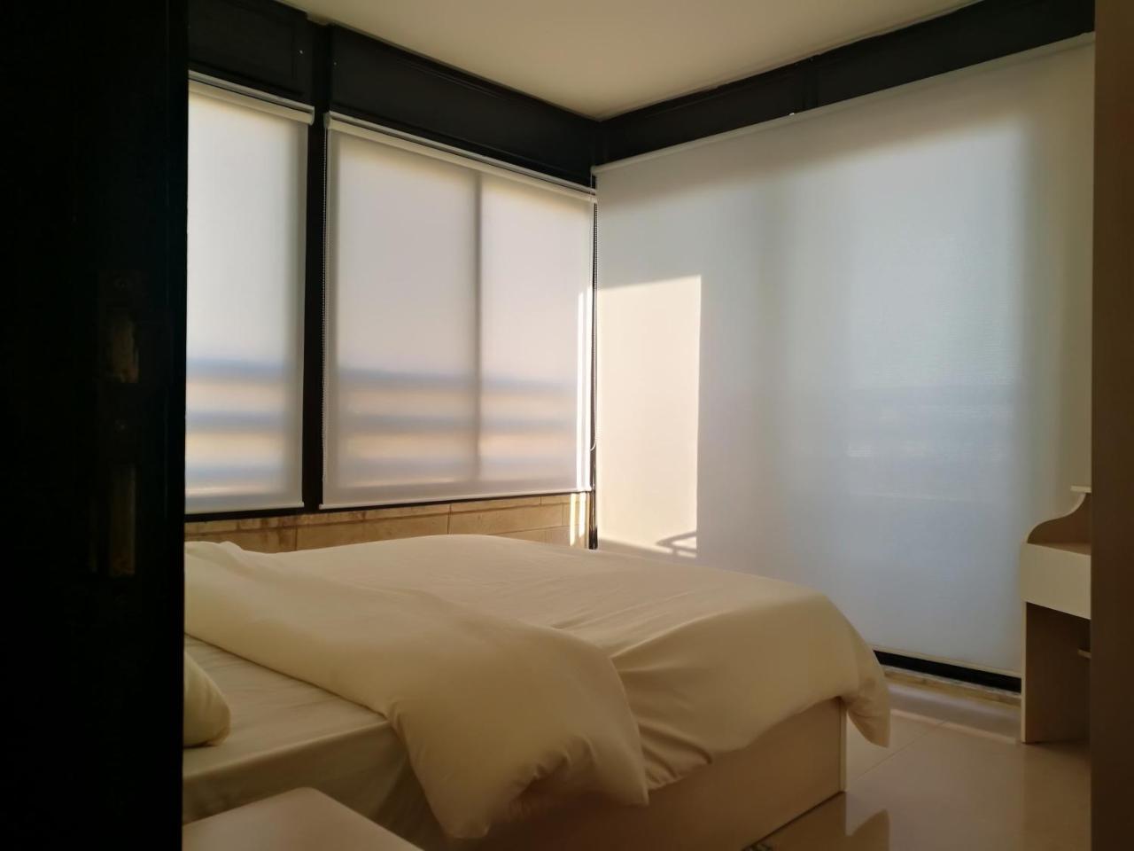 Dair Ghbar Gate Apartments Amman Esterno foto